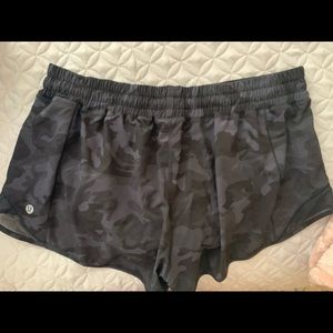 Hotty Hot 2.5 inch Lululemon Shorts